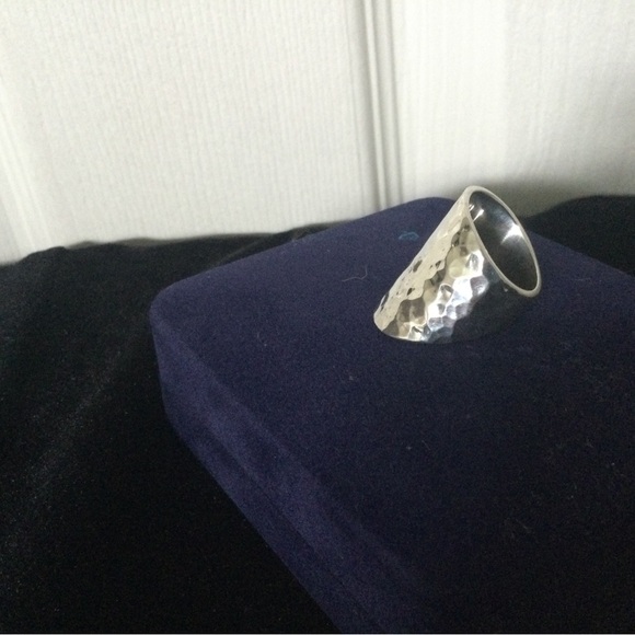 Sterling Silver Hammered Ladies Ring - Picture 6 of 6